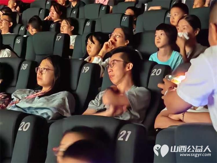 电影《泪光中的妈妈》在太原举办首映礼暨“开学第一课观影育人”活动启动仪式 - 第11张