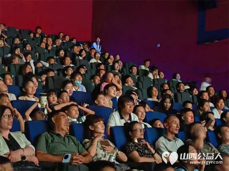 电影《泪光中的妈妈》在太原举办首映礼暨“开学第一课观影育人”活动启动仪式 - 第10张