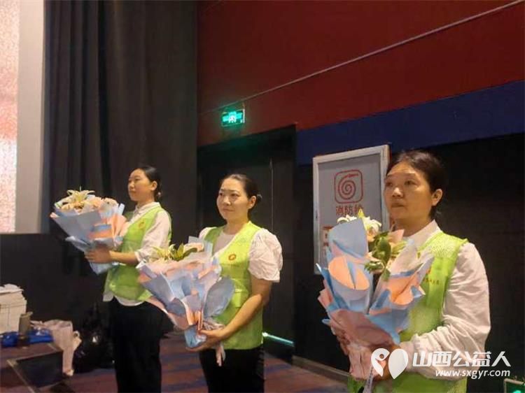 电影《泪光中的妈妈》在太原举办首映礼暨“开学第一课观影育人”活动启动仪式 - 第7张