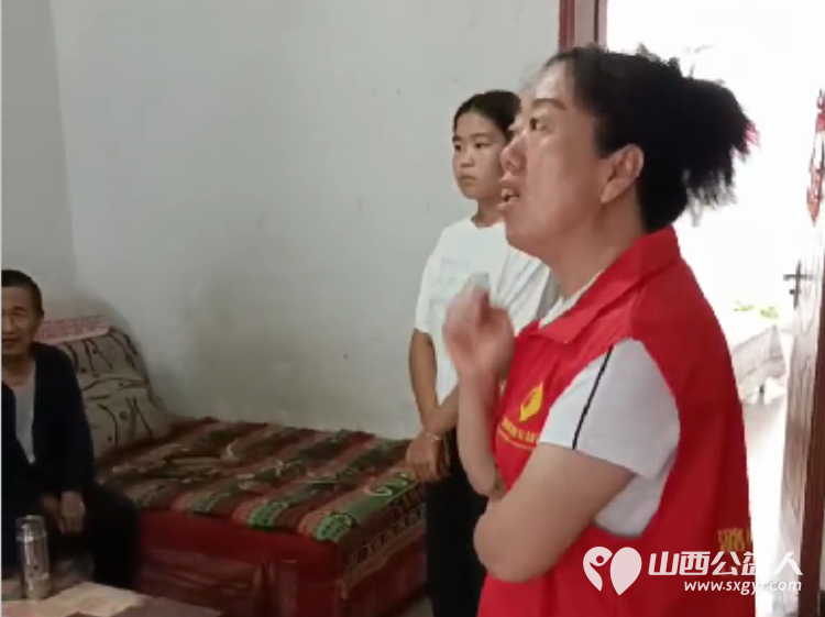 长治市潞州区思源公益协会立志承担社会帮扶责任同爱心人士走进黄碾镇西旺村资助贫困家庭学生 - 第4张 - 山西公益人 长治市潞州区思源公益协会立志承担社会帮扶责任同爱心人士走进黄碾镇西旺村资助贫困家庭学生 - 第4张