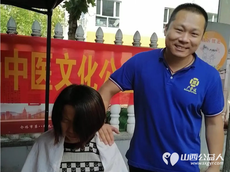 介休市敬老协会志愿服务进社区健康活动暖人心走进北坛街道介公东路社区服务老人 - 第23张 - 山西公益人 介休市敬老协会志愿服务进社区健康活动暖人心走进北坛街道介公东路社区服务老人 - 第23张