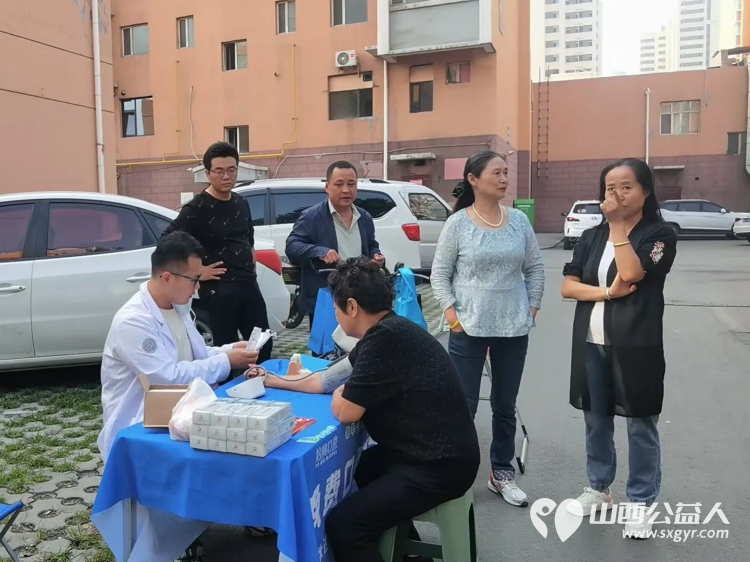 介休市敬老协会志愿服务进社区健康活动暖人心走进北坛街道介公东路社区服务老人 - 第27张 - 山西公益人 介休市敬老协会志愿服务进社区健康活动暖人心走进北坛街道介公东路社区服务老人 - 第27张