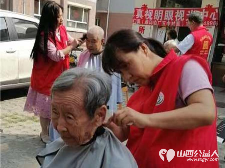 介休市敬老协会志愿服务进社区健康活动暖人心走进北坛街道介公东路社区服务老人 - 第19张 - 山西公益人 介休市敬老协会志愿服务进社区健康活动暖人心走进北坛街道介公东路社区服务老人 - 第19张