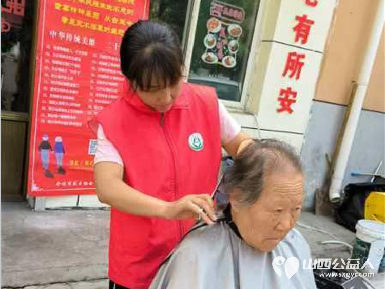 介休市敬老协会志愿服务进社区健康活动暖人心走进北坛街道介公东路社区服务老人 - 第16张 - 山西公益人 介休市敬老协会志愿服务进社区健康活动暖人心走进北坛街道介公东路社区服务老人 - 第16张