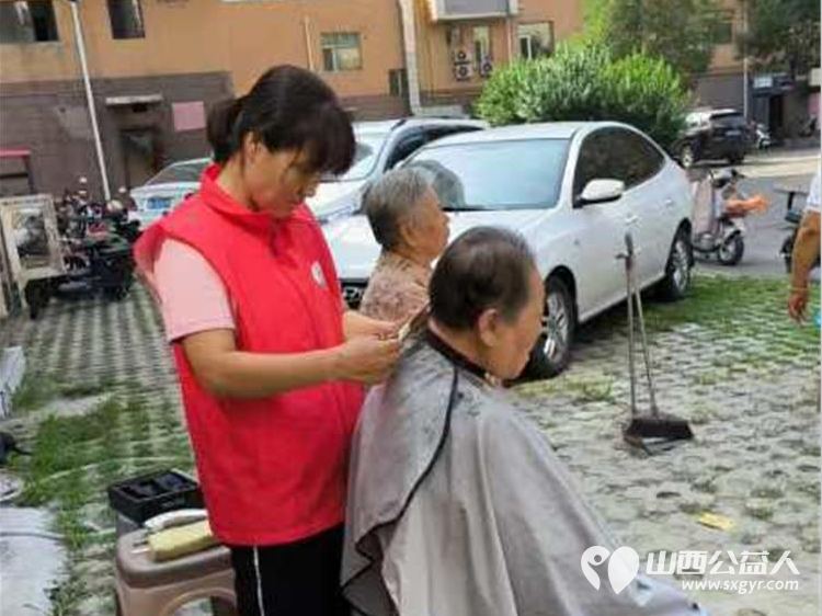 介休市敬老协会志愿服务进社区健康活动暖人心走进北坛街道介公东路社区服务老人 - 第12张 - 山西公益人 介休市敬老协会志愿服务进社区健康活动暖人心走进北坛街道介公东路社区服务老人 - 第12张