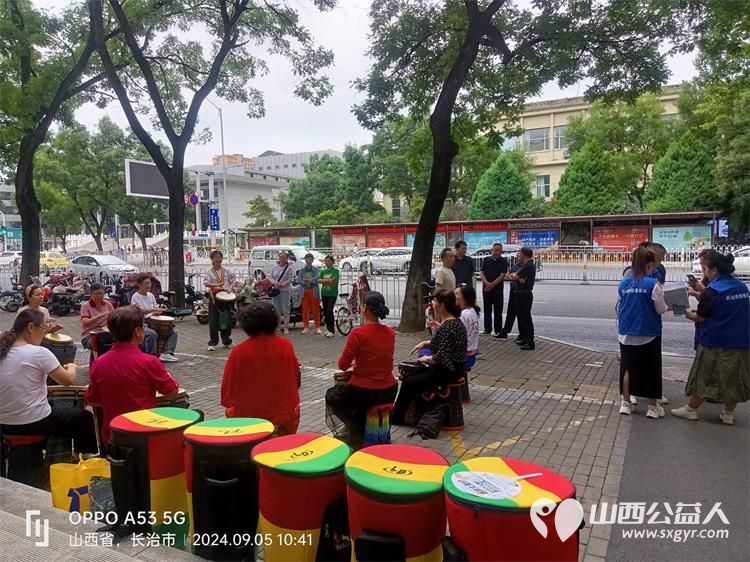 携手慈善共筑和谐 长治市小雨点志愿者协会参加长治市民政局开展的崇德向善依法兴善活动 - 第2张 - 山西公益人 携手慈善共筑和谐 长治市小雨点志愿者协会参加长治市民政局开展的崇德向善依法兴善活动 - 第2张