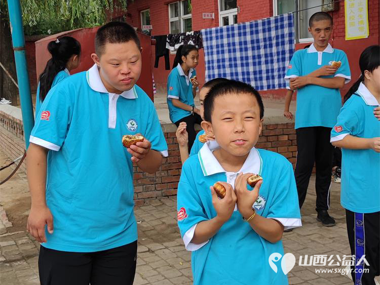 长治圆梦公益协会举办感恩教师传递爱与温暖活动向黎城县博爱特殊教育学校的校长和老师们献上我们的一份关爱和感激 - 第28张