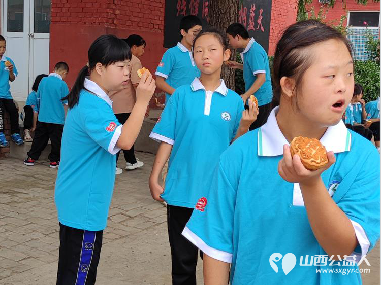 长治圆梦公益协会举办感恩教师传递爱与温暖活动向黎城县博爱特殊教育学校的校长和老师们献上我们的一份关爱和感激 - 第40张