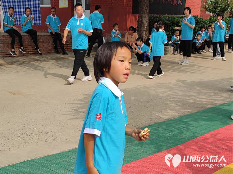 长治圆梦公益协会举办感恩教师传递爱与温暖活动向黎城县博爱特殊教育学校的校长和老师们献上我们的一份关爱和感激 - 第27张