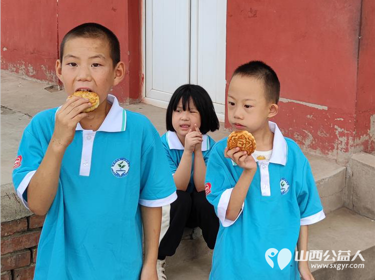 长治圆梦公益协会举办感恩教师传递爱与温暖活动向黎城县博爱特殊教育学校的校长和老师们献上我们的一份关爱和感激 - 第39张