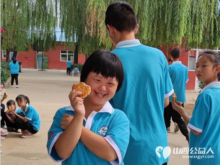 长治圆梦公益协会举办感恩教师传递爱与温暖活动向黎城县博爱特殊教育学校的校长和老师们献上我们的一份关爱和感激 - 第34张