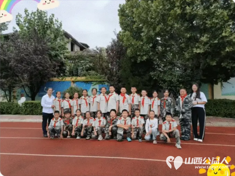 恩师倾情播撒爱同心共筑中国梦----太原市尖草坪区杨家小学庆祝第40个教师节活动同学们心怀感激，用诚挚的心向老师们送出了祝福 - 第31张