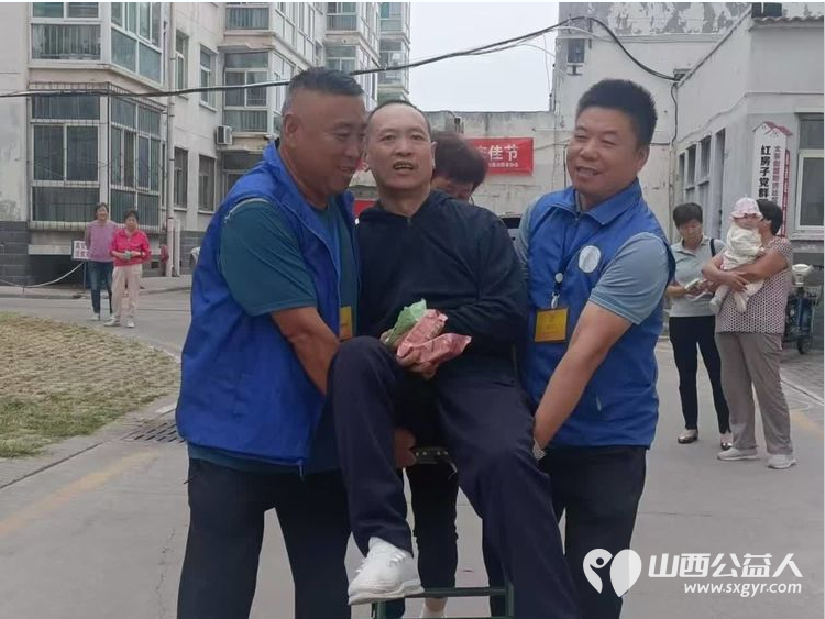 情满中秋 长治市小雨点公益志愿者协会携同社区一起走进三个居民小区开展送祝福送月饼活动 - 第4张