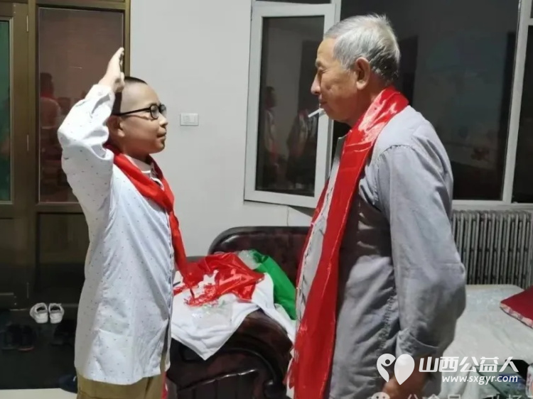 长治正能量公益协会海燕教育培训团队队员郭亚轩同学赴上党区韩店街道东汉村进行慰问 - 第9张 - 山西公益人 长治正能量公益协会海燕教育培训团队队员郭亚轩同学赴上党区韩店街道东汉村进行慰问 - 第9张