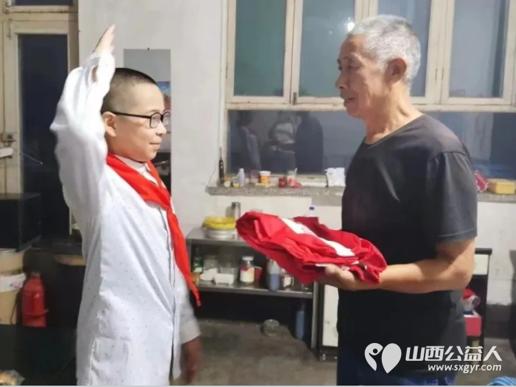 长治正能量公益协会海燕教育培训团队队员郭亚轩同学赴上党区韩店街道东汉村进行慰问 - 第5张 - 山西公益人 长治正能量公益协会海燕教育培训团队队员郭亚轩同学赴上党区韩店街道东汉村进行慰问 - 第5张