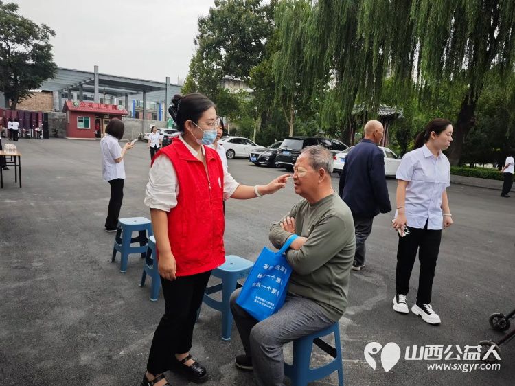 志愿服务进社区健康活动暖人心 9月14日介休市敬老协会走进西关街道宏顺路社区爱心理发健康义诊 - 第20张 - 山西公益人 志愿服务进社区健康活动暖人心 9月14日介休市敬老协会走进西关街道宏顺路社区爱心理发健康义诊 - 第20张