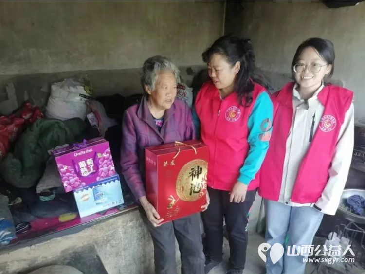 关爱一老一少 正能量公益灵丘县平型关义工联合会志愿者中秋志愿服务进行中为留守儿童和残障老人送去了节日的祝福与物资 - 第8张