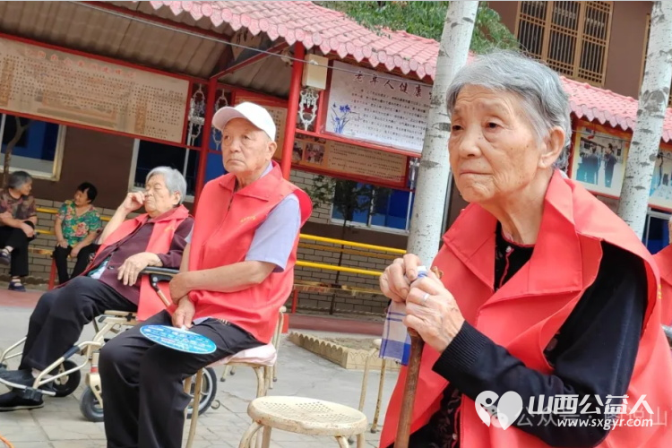 临汾文明交通志愿者协会大美合唱艺术团走进尧都区夕阳红敬老院为孤寡老人开展中秋文艺演出 - 第23张