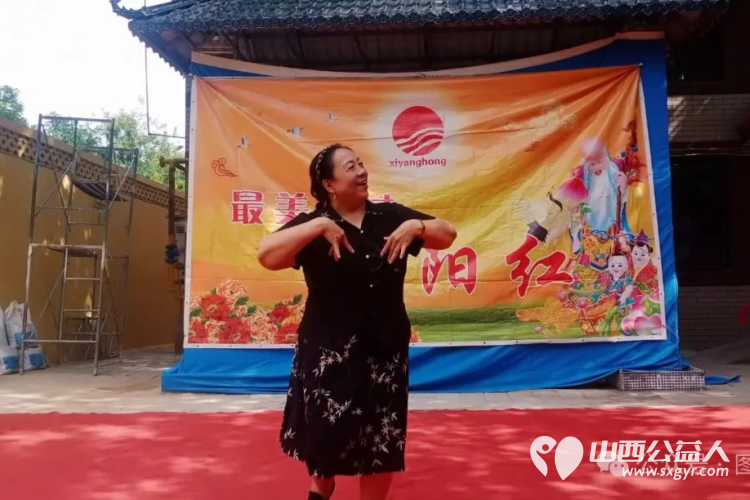 临汾文明交通志愿者协会大美合唱艺术团走进尧都区夕阳红敬老院为孤寡老人开展中秋文艺演出 - 第17张