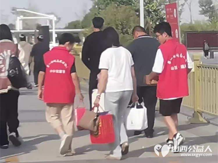 运城盐湖区第一时间志愿者协会中秋节假日高铁站志愿服务活动我们阳光之家孩子积极参与 - 第5张