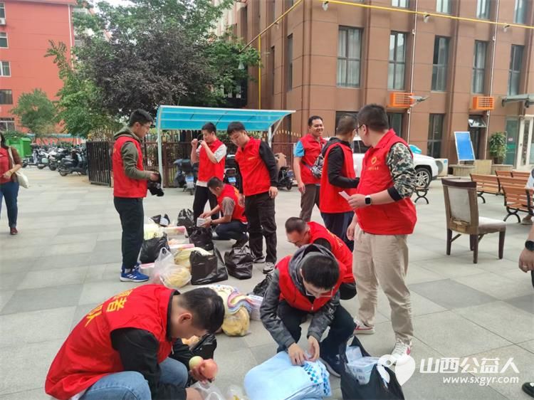 太原市志愿者小分队在中秋佳节组织志愿者去享堂老年公寓举办中秋文艺表演品尝中秋美食 - 第11张