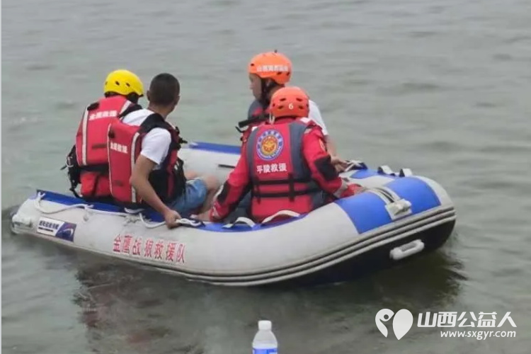 正能量公益应急救援演练火热进行中！正能量公益山西文水平陵应急救援队赴清徐县和正能量清徐金鹰战狼救援队在清泉湖水域进行水域舟船救援联合演练 - 第8张