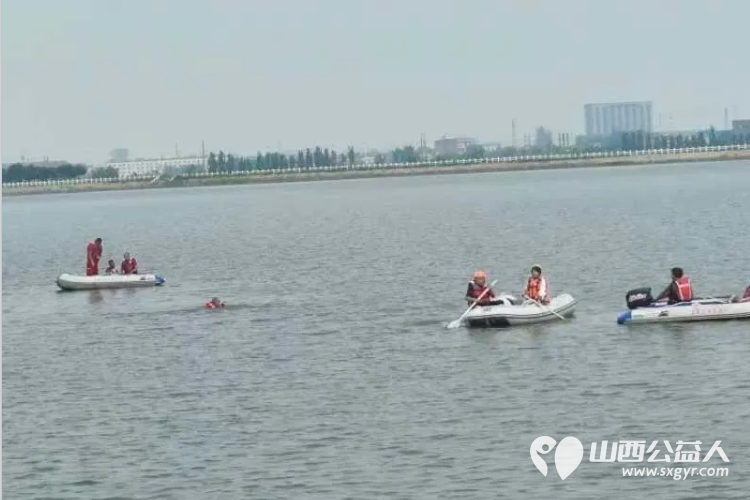 正能量公益应急救援演练火热进行中！正能量公益山西文水平陵应急救援队赴清徐县和正能量清徐金鹰战狼救援队在清泉湖水域进行水域舟船救援联合演练 - 第7张
