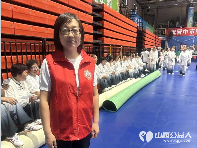 志愿服务温暖银龄岁月介休市北关街道彦博路社区志愿者协会在晋中市第四届老年人健身大会介休分会志愿服务纪实 - 第7张