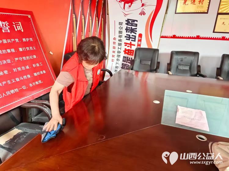 2024年9月21日介休市敬老协会孝善行行动走进张兰镇下李候村服务老人理发义诊 - 第6张 - 山西公益人 2024年9月21日介休市敬老协会孝善行行动走进张兰镇下李候村服务老人理发义诊 - 第6张