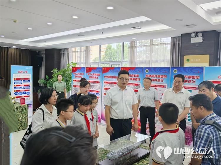 山西省省军区社区联合山西军队离退休干部休养所第二服务站共同开展了勿忘“有国弱防惨痛教训铸就强国强军钢铁长城”国防教育讲座 - 第2张 - 山西公益人 山西省省军区社区联合山西军队离退休干部休养所第二服务站共同开展了勿忘“有国弱防惨痛教训铸就强国强军钢铁长城”国防教育讲座 - 第2张