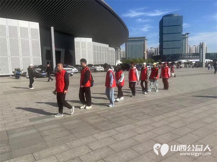 太原市志愿者小分队组织志愿者参加太原市2024年马拉松比赛志愿服务 - 第15张