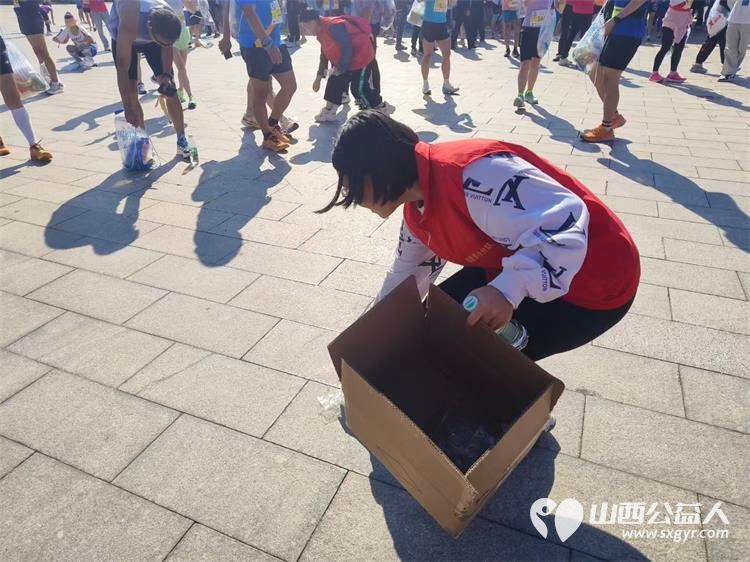 太原市志愿者小分队组织志愿者参加太原市2024年马拉松比赛志愿服务 - 第43张