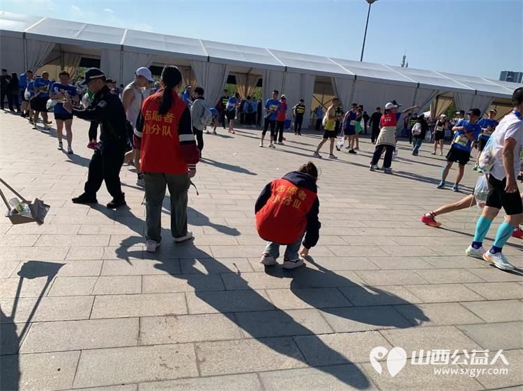 太原市志愿者小分队组织志愿者参加太原市2024年马拉松比赛志愿服务 - 第38张