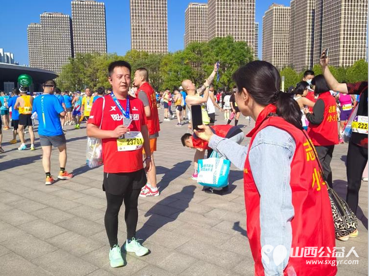 太原市志愿者小分队组织志愿者参加太原市2024年马拉松比赛志愿服务 - 第19张