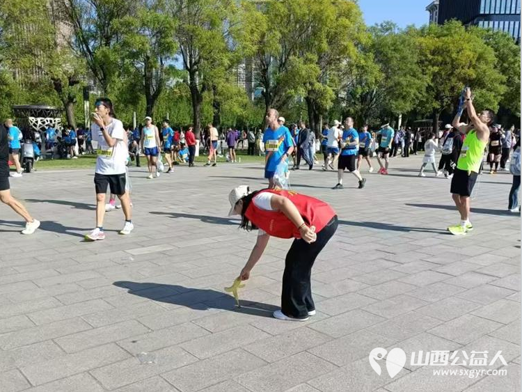 太原市志愿者小分队组织志愿者参加太原市2024年马拉松比赛志愿服务 - 第41张
