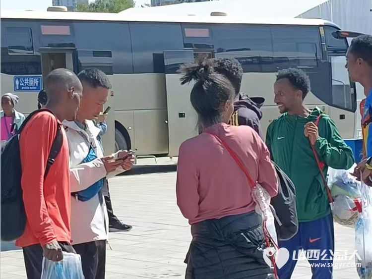 太原市志愿者小分队组织志愿者参加太原市2024年马拉松比赛志愿服务 - 第16张