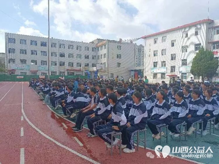 技师青春路思政燃心灯----正能量公益平台全国运营中心主任罗春江莅临长治技师学院开讲政治课 - 第6张