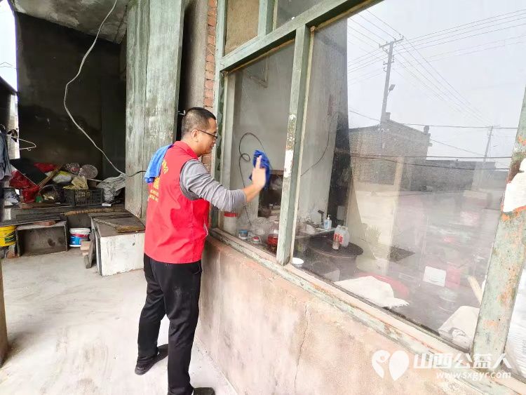 介休市敬老协会敬老爱老助老行动在义安镇礼世村入户特困老人84岁张旺山家中 - 第2张 - 山西公益人 介休市敬老协会敬老爱老助老行动在义安镇礼世村入户特困老人84岁张旺山家中 - 第2张