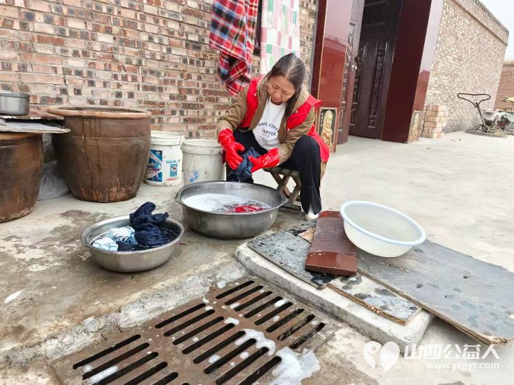 介休市敬老协会敬老爱老助老行动在义安镇礼世村入户特困老人84岁张旺山家中 - 第13张 - 山西公益人 介休市敬老协会敬老爱老助老行动在义安镇礼世村入户特困老人84岁张旺山家中 - 第13张