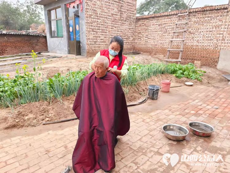 介休市敬老协会敬老爱老助老行动在义安镇礼世村入户特困老人80岁张连胜家中 - 第2张 - 山西公益人 介休市敬老协会敬老爱老助老行动在义安镇礼世村入户特困老人80岁张连胜家中 - 第2张