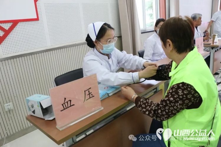 晋城市绿丝带志愿者协会联合晋城聚合心脑血管病医院在世界心脏日“服务百姓健康行动”义诊活动 - 第21张
