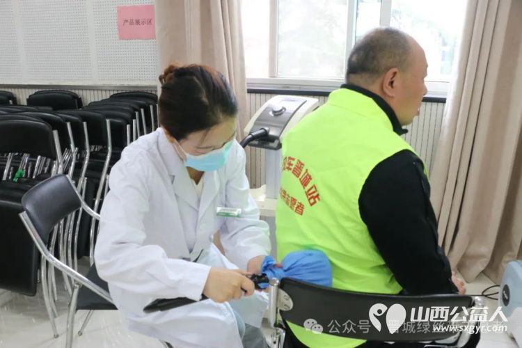 晋城市绿丝带志愿者协会联合晋城聚合心脑血管病医院在世界心脏日“服务百姓健康行动”义诊活动 - 第16张