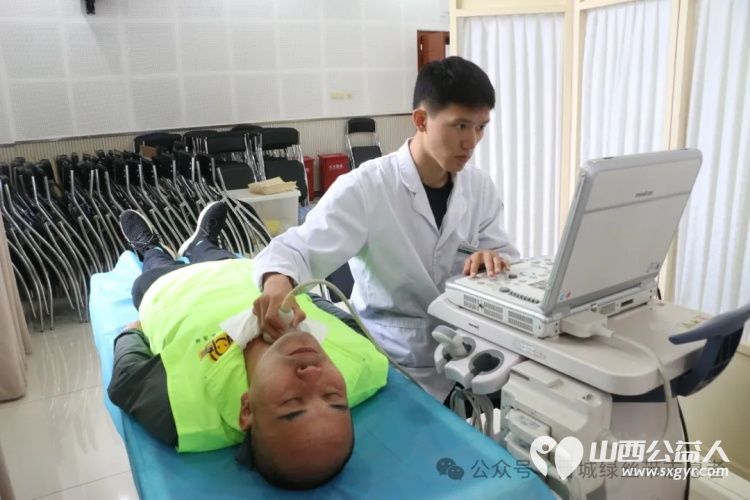 晋城市绿丝带志愿者协会联合晋城聚合心脑血管病医院在世界心脏日“服务百姓健康行动”义诊活动 - 第12张