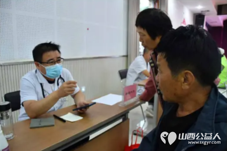 晋城市绿丝带志愿者协会联合晋城聚合心脑血管病医院在世界心脏日“服务百姓健康行动”义诊活动 - 第7张