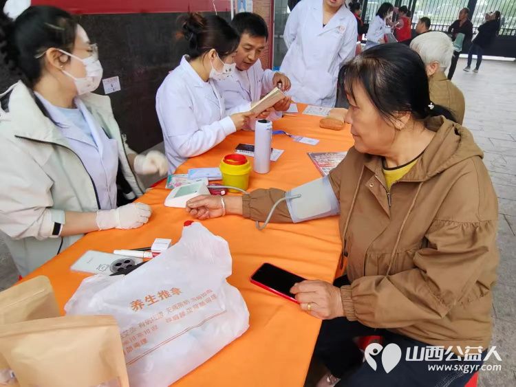 志愿服务进社区健康活动暖人心2024年9月29日介休市敬老协会走进北关街道文峰街社区朝阳一号志愿服务老人 - 第34张 - 山西公益人 志愿服务进社区健康活动暖人心2024年9月29日介休市敬老协会走进北关街道文峰街社区朝阳一号志愿服务老人 - 第34张