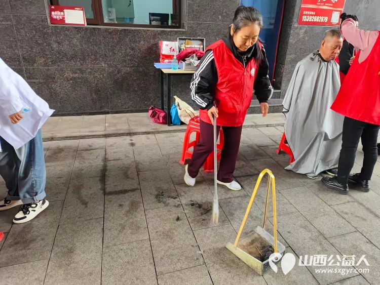 志愿服务进社区健康活动暖人心2024年9月29日介休市敬老协会走进北关街道文峰街社区朝阳一号志愿服务老人 - 第33张 - 山西公益人 志愿服务进社区健康活动暖人心2024年9月29日介休市敬老协会走进北关街道文峰街社区朝阳一号志愿服务老人 - 第33张