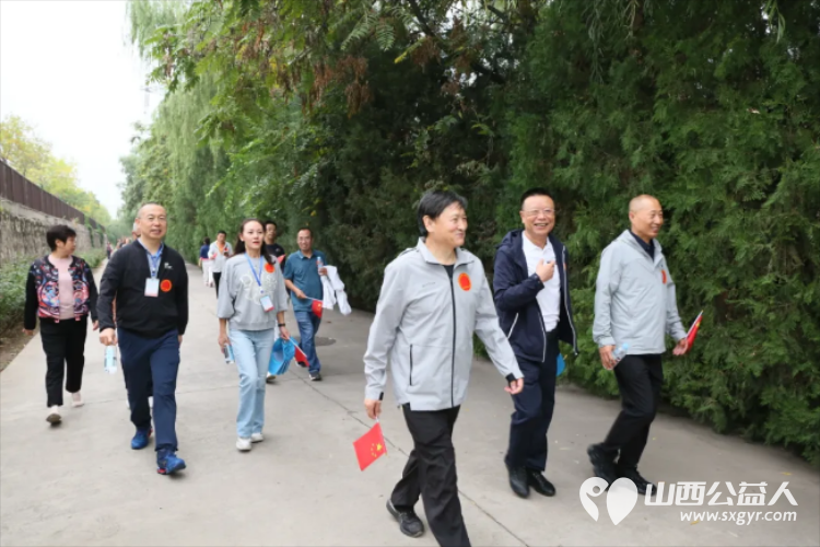 民建太原市委会举行庆祝中华人民共和国成立75周年暨2024年健步行活动 - 第5张 - 山西公益人 民建太原市委会举行庆祝中华人民共和国成立75周年暨2024年健步行活动 - 第5张