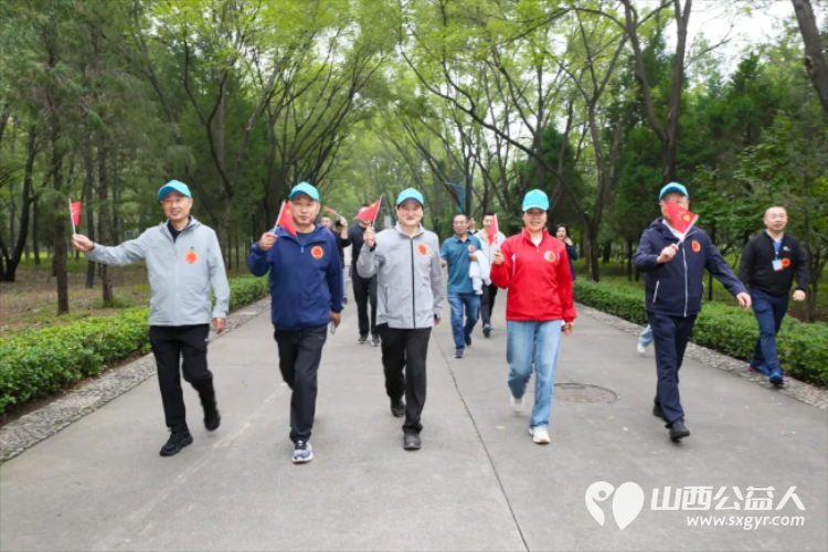 民建太原市委会举行庆祝中华人民共和国成立75周年暨2024年健步行活动 - 第7张 - 山西公益人 民建太原市委会举行庆祝中华人民共和国成立75周年暨2024年健步行活动 - 第7张