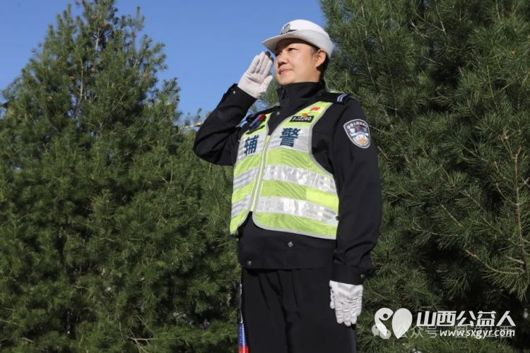 国庆黄金周的这群人 临汾市文明交通志愿者协会积极开展志愿服务活动上好交通安全培训课进行了文明交通劝导实践活动 - 第10张 - 山西公益人 国庆黄金周的这群人 临汾市文明交通志愿者协会积极开展志愿服务活动上好交通安全培训课进行了文明交通劝导实践活动 - 第10张