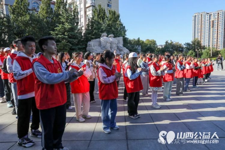 国庆黄金周的这群人 临汾市文明交通志愿者协会积极开展志愿服务活动上好交通安全培训课进行了文明交通劝导实践活动 - 第5张 - 山西公益人 国庆黄金周的这群人 临汾市文明交通志愿者协会积极开展志愿服务活动上好交通安全培训课进行了文明交通劝导实践活动 - 第5张